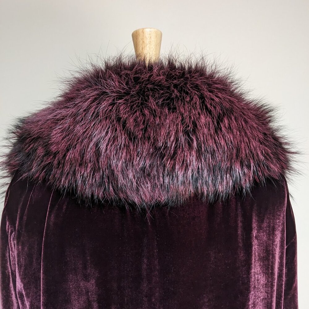 THE PERFEXT The Penelope Fur and Velvet Coat in Burgundy - Picture 5 of 9
